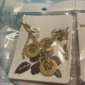 (2) Elegant Gold Pendant Necklace Sets